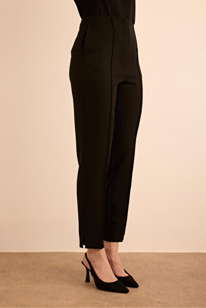 Aker Beli Lastik Detaylı Krep Pantolon