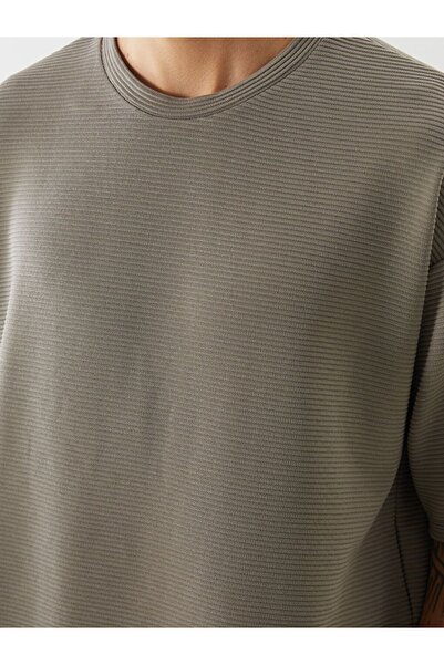 LC Waikiki Ανδρικό κοντομάνικο μπλουζάκι με λαιμόκοψη LCW Vision