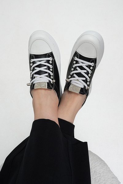 KRISTE BELL JASMINE ORIGINAL KRISTE BELL SERIA SPECIALĂ DETALII PERLE ȘI PIATRĂ PANTOFI SPORT DE DAMA NEGRI