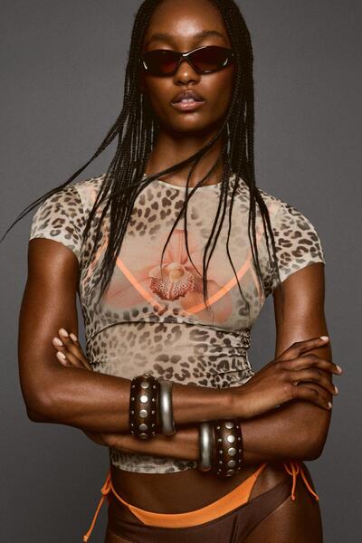 Bershka Kısa kollu tül baskılı tişört