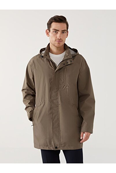 LC Waikiki معطف رجالي رفيع بغطاء للرأس من القالب القياسي