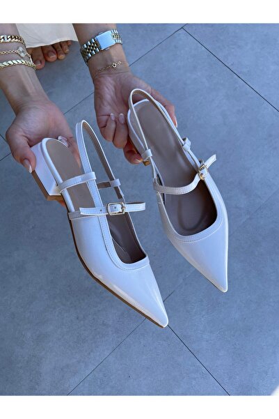 Elvinin Tarzı Lexa Sivri Burun Beyaz Deri Topuklu Ayakkabı