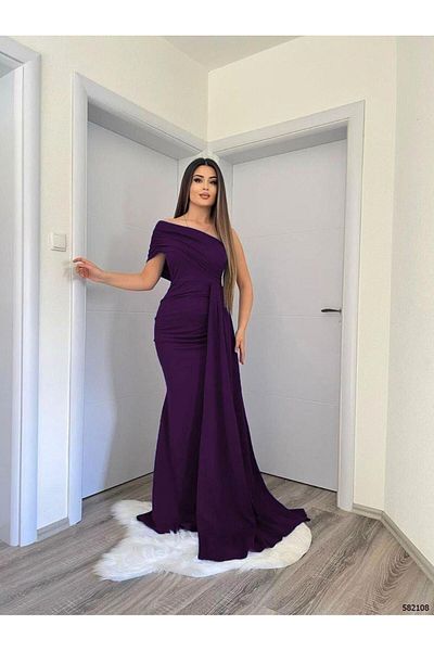 Modafeminen Βραδινό φόρεμα και φόρεμα αποφοίτησης μωβ 582108 από εύκαμπτο ύφασμα με έναν ώμο με λεπτομέρεια σε πλάγια ουρά
