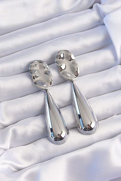 Avantaj Kapıda ®   Brass Silver Color Long Curved Crush Plate Earrings