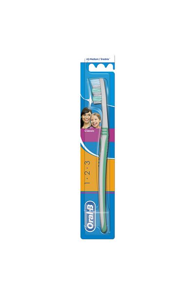Oral-B Oral-B Effect Classic Toothbrush, 40, Medium