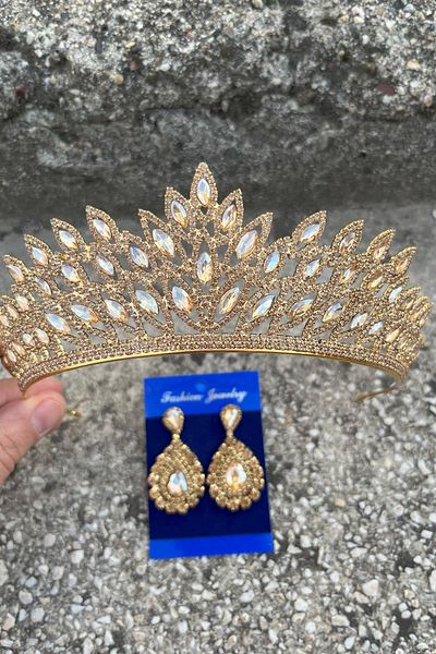 Hobigram Alexa Gold Bridal Henna Crown Special Occasion Accessory Women's Crown and Drop Shuttle Earrings Set