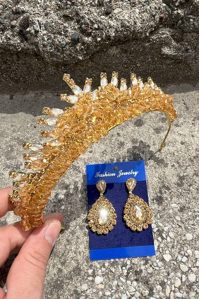 Hobigram Alyce Gold Bridal Henna Crown Special Occasion Accessory Women's Crown and Drop Shuttle Earring Set