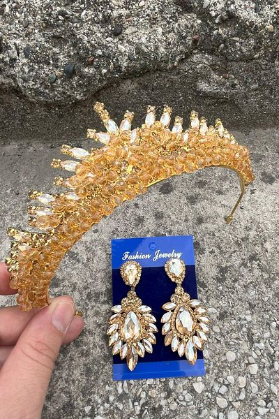 Hobigram Alyce Gold Bridal Henna Crown Special Occasion Accessory Women's Crown and Wide Shuttle Earrings Set
