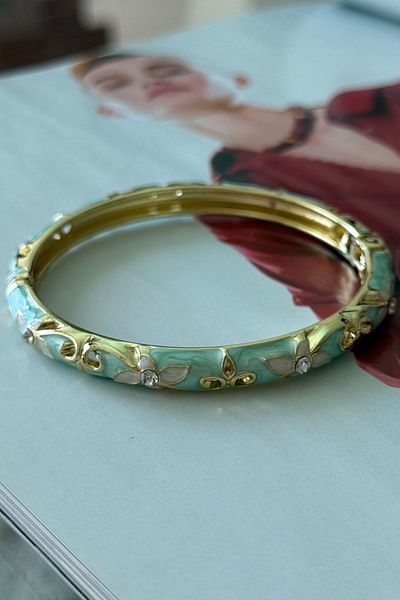 Trendy Butik Steel Enameled Water Green Colored Flower Clamp