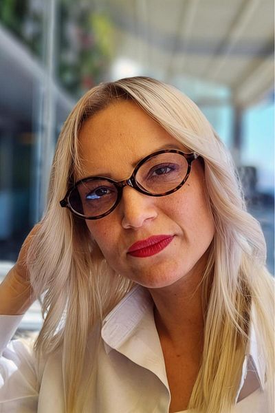 Mood Agenda Women's Candy Blue Light Protection Relaxing Oval Model Display Glasses