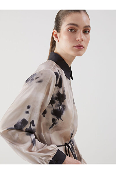 LC Waikiki أسود منقوشة التباين طوق المرأة قميص سترة