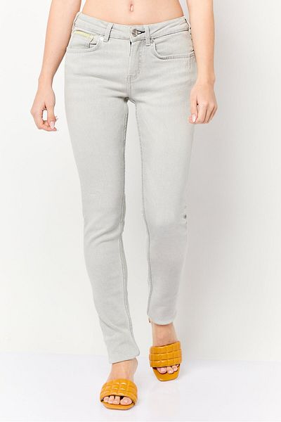 Scotch & Soda Women Regular Fit Washed Stretchable Jeans, Light Grey