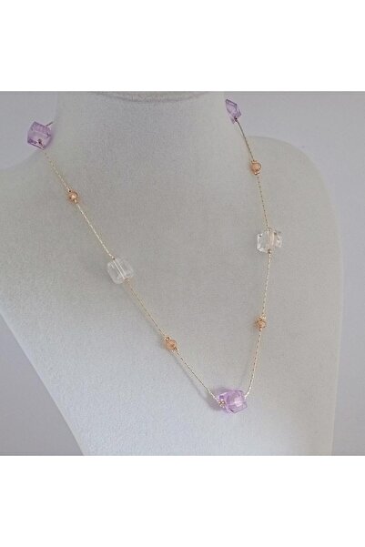 Ödül Moda قلادات أنيقة ومتألقة بتفاصيل حجرية