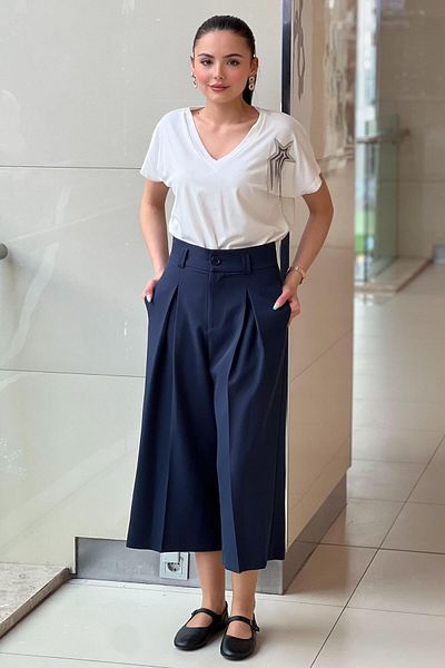 On Fashion Pleated Loose Trousers