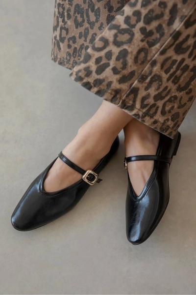 Sivarro Balerini Tony din piele încrețită pentru femei, negri