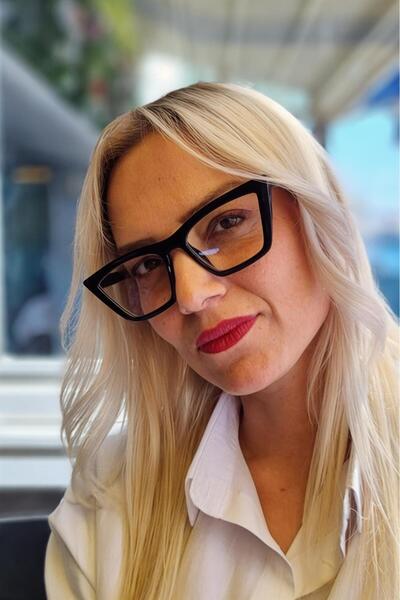 Uniquetrenders نظارات فيليسيا النسائية للحماية من الضوء الأزرق والاسترخاء على...