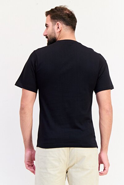 DC x Batman Men Crew Neck Short Sleeves Graphic Print T-Shirt, Black