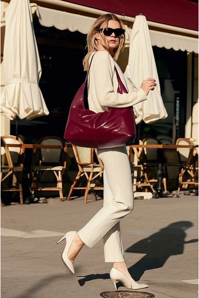 PayBuy Shiny Patent Leather Zipper Hand and Shoulder Bag with Large Volume and Elegant Design