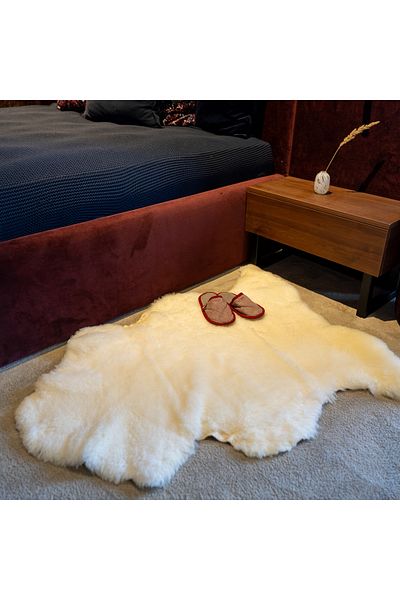 LUXUSKIN Ivory sheepskin – short hair