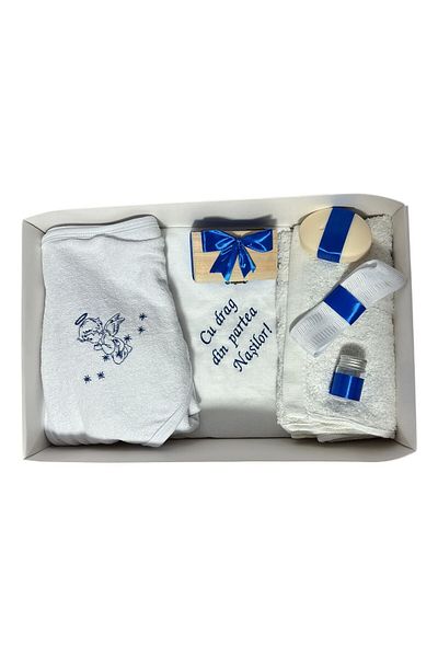 Botez Trusou botez ingeras, 7 piese, albastru, in cutie, bumbac, cu mesajul "Cu drag din partea nasilor"