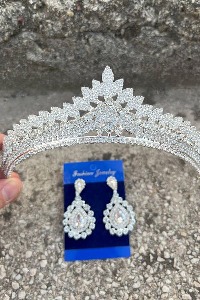 Hobigram Daniela Silver Bridal Henna Crown Special Occasion Accessory Women's Crown and Drop Shuttle Earring Set