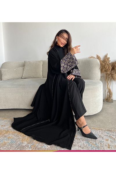 Lusin abaya Royal Crepe Abaya with Luxe Folded Indian Linen Sleeves