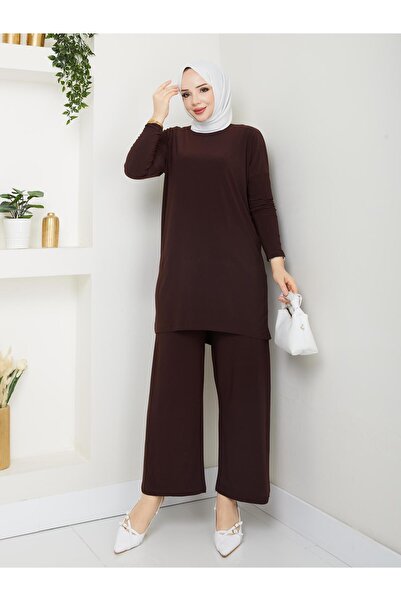 MODAMÜNASİP Το νέο μας κοστούμι παντελονιού Fulya με υπέροχη λεπτομέρεια σταυρωτή πλάτη