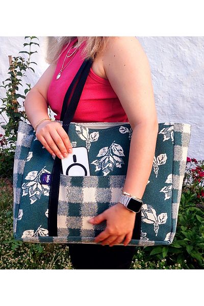 Mio Vero X-Large Floral and Plaid Pattern Shoulder-Beach-Shopping Bag, Water Repellent Inner Lining, No Zipper