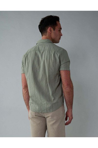AMERICAN EAGLE AE Poolside Printed Button-Up Shirt