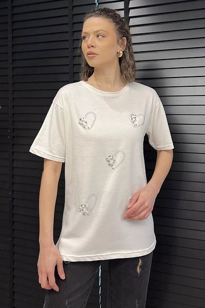 GÜLSELİ Tricou de damă cu inimă crem și detalii de piatră