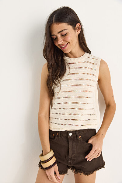 Bianco Lucci Women's Crew Neck Openwork Basic Knitwear Blouse 20258009