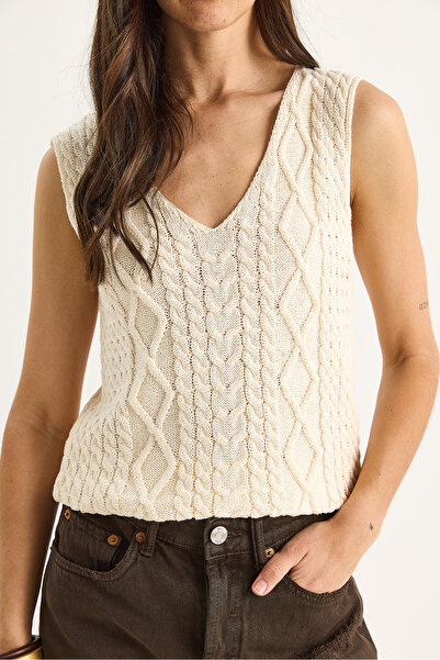 Bianco Lucci Women's V-Neck Knitted Detail Knitwear Strap Blouse 20258004