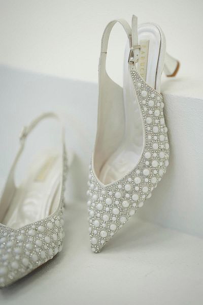 Parponi Riyadh Closed Toe Pearled Low Heeled Bridal Shoes