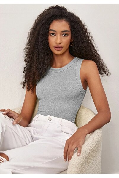 BNK Shop بلوزة قصيرة ذات ياقة رسن