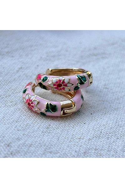 juleeco Pink Enamel Covered Flower Leaf Pattern Gold Earrings (2cm)