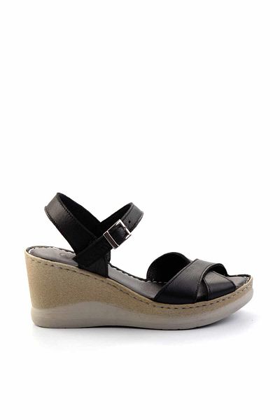 Bambi Schwarze Leder-Damenschuhe mit Keilabsatz K05281018403