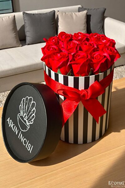 Aşkın İncisi هدية خاصة للحبيب مكونة من 12 صندوقًا من الورد الأحمر المعطر على شكل زهرة هدية لأعياد ميلاد الأم المحبوبة