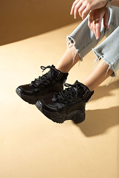 Pembe Potin Women's Black Lace-up Casual Comfortable Style Sole Sneaker Boots