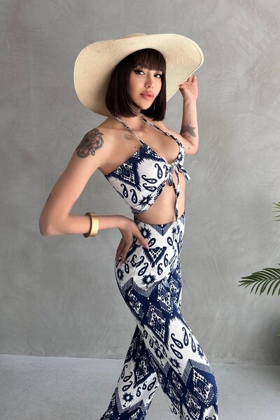 New Now Yumeko Decollet Crop, High Waist Tubular Pants Suit