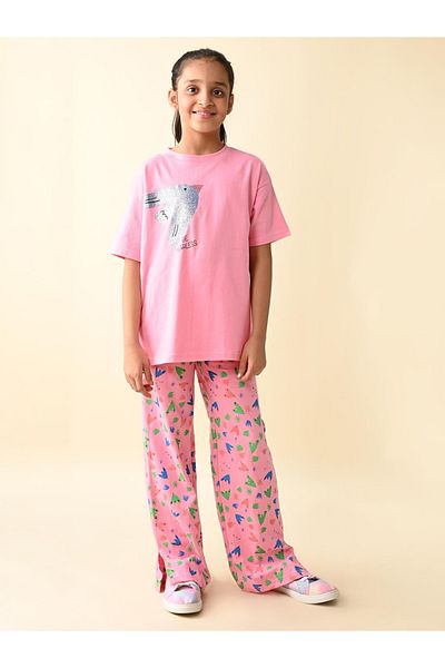 LilPicks By Styli طقم تي شيرت كبير الحجم بطبعة جرافيكية وبنطلون Palazzos