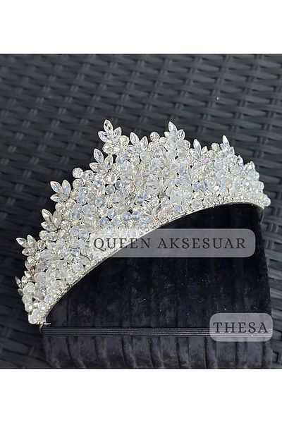 QUEEN AKSESUAR تاج ملكي THESA مرصع بأحجار كريستال بيضاء فاخرة بتصميم فاخر للخطوبة وتيجان معدنية عالية الأصالة