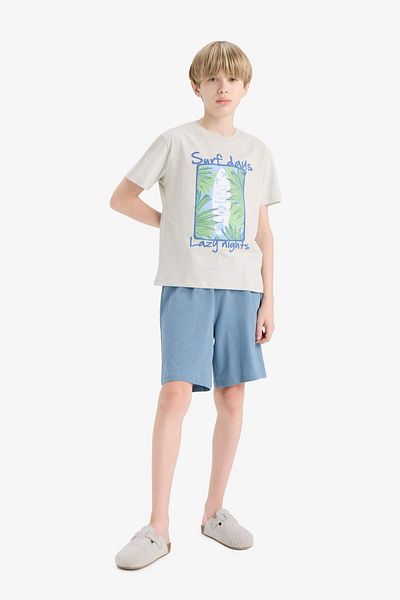 DeFacto Jungen-Pyjama-Set, bedrucktes Kurzarm-Pyjama-Oberteil, elastische Shorts mit Taille, Pyjama-Unterteil F5802A825HS