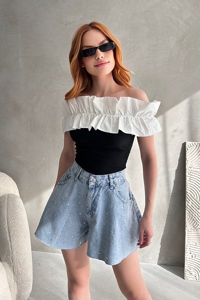 New Now Ruffled madonna collar bluz