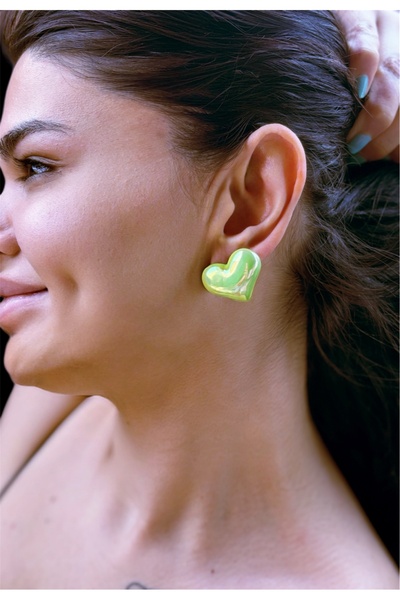 DORA-SS Earrings Heart Detail Shiny Green Hologram New Season