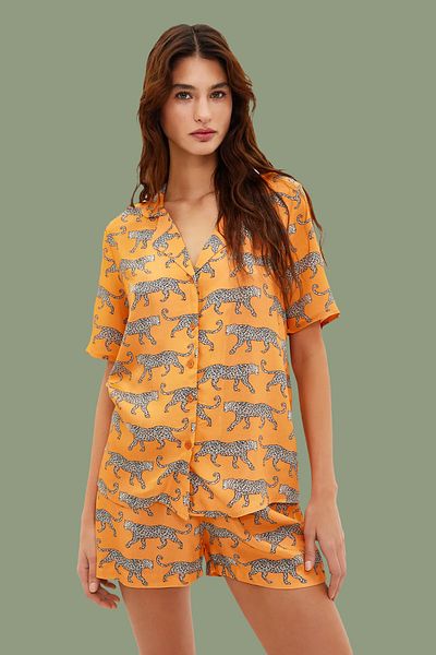 Trendyol Collection Set de pijama țesute cămașă-short din viscoză cu model portocaliu THMSS21PT0473