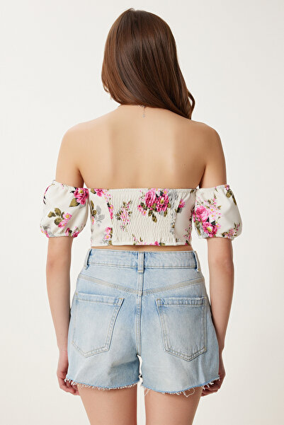 Happiness İstanbul Γυναικεία Κρεμ Ροζ Μοτίβο Crop Βισκόζη Μπλούζα CR00510