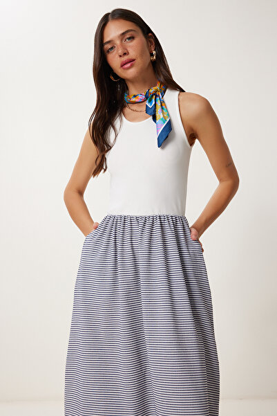 Happiness İstanbul Kadın Lacivert Beyaz Esnek Örme Üstlü Kareli Etekli Midi Elbise CI00120