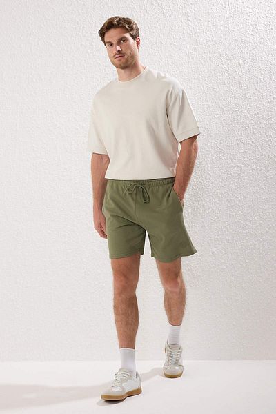 Trendyol Collection Khakifarbene Oversize/Wide-Cut-Shorts und Bermudas aus 100 % Baumwolle in Washed/Tumbled-Look TMNSS25SR00046