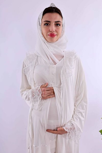 ByLohusa طقم بيجامة للحوامل من Effortt Ecru مع حجاب ورداء صباحي Byl2t24242