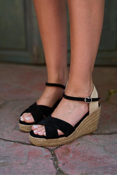 Tasarım Amber Gerçek Deri Arkası Kapalı Önü Açık Siyah Renkli Kadın Sandalet